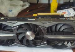 旧电脑拆配件卖闲置的显卡索泰970至尊版4G