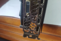 旧电脑拆配件卖闲置的显卡索泰970至尊版4G
